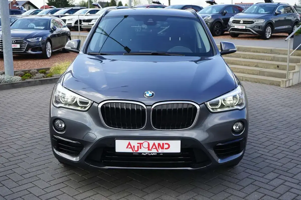 Gebraucht BMW X1 140 PS (102 kW) 2019 Grau SUV