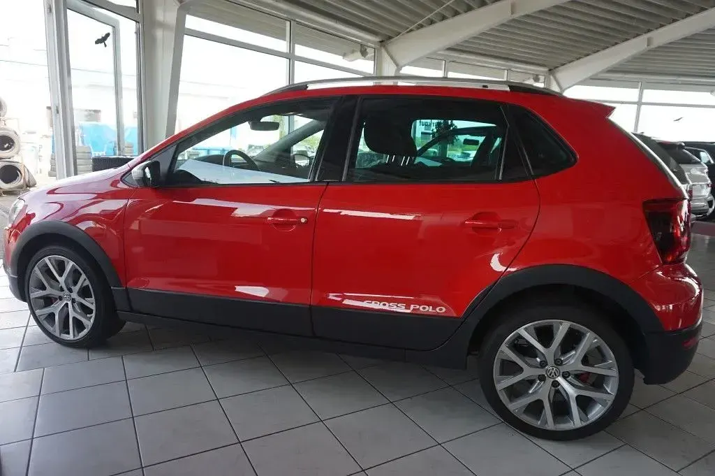 Gebraucht VW Polo Cross 90 PS (66 kW) 2014 Flash rot Kleinwagen