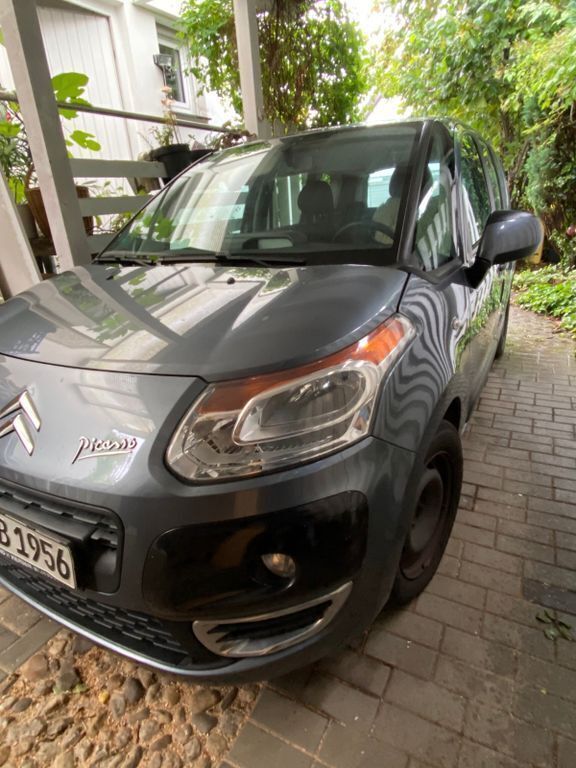 Grau Gebraucht 2009 Citroën C3 Picasso Advance Van / Kleinbus | 3.600 € (Fairer Preis) - Bild 1/4