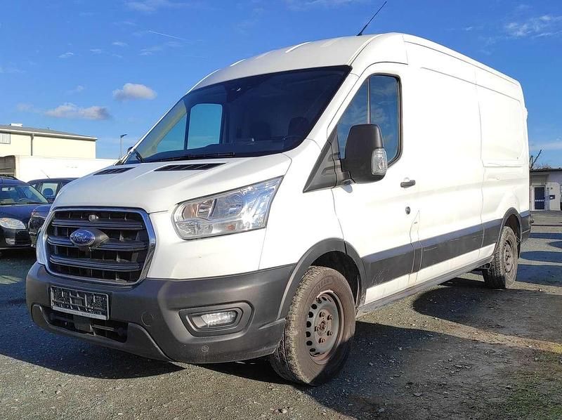 Gebraucht Ford Transit Trend 131 PS (96 kW) 2022 Frostweiß Van / Kleinbus