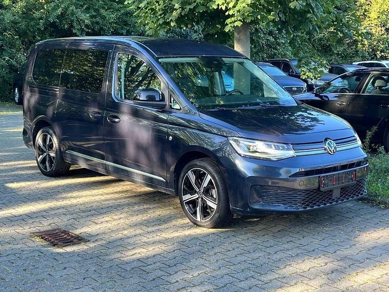 Blau Gebraucht 2022 VW Caddy Maxi Style Van / Kleinbus | 24.995 € (Fairer Preis) - Bild 1/4