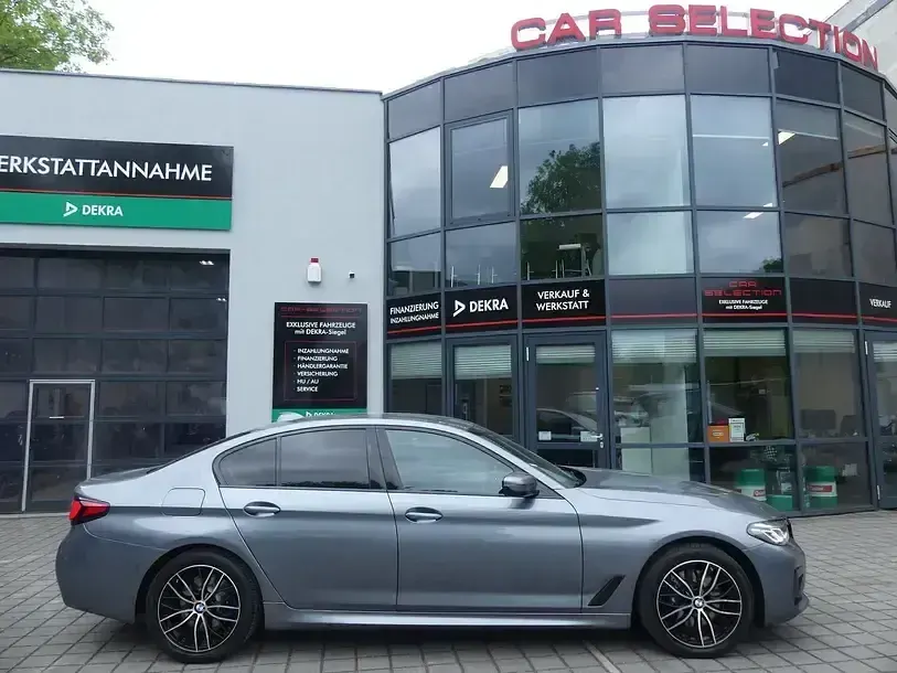 Gebraucht BMW 530e M Sport 292 PS (214 kW) 2020 Bluestone Limousine