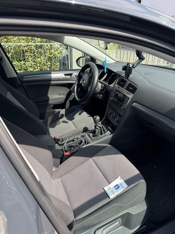 Schwarz Gebraucht 2016 VW Golf VII Trendline Kombi | 6.200 € - Bild 1/4