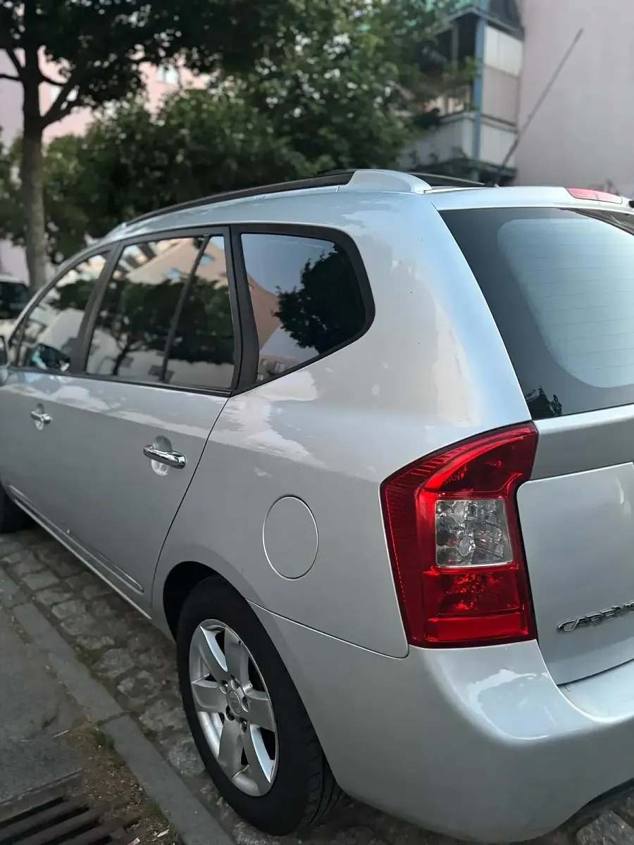 Brugt Kia Carens 144 HK (105 kW) 2008 Grå MPV
