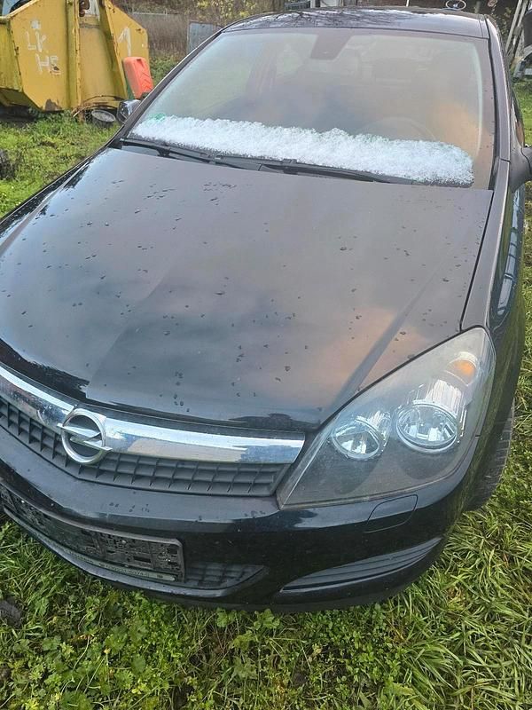 Schwarz Gebraucht 2007 Opel Astra GTC Coupé | 2.099 € (Fairer Preis) - Bild 1/4
