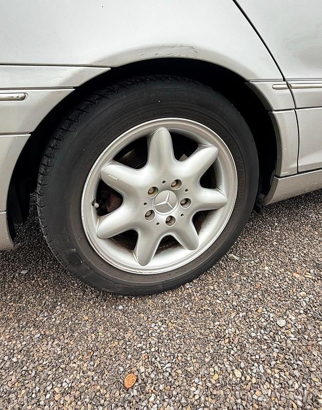 Gebraucht Mercedes C240 Elegance 170 PS (125 kW) 2000 Silber Limousine