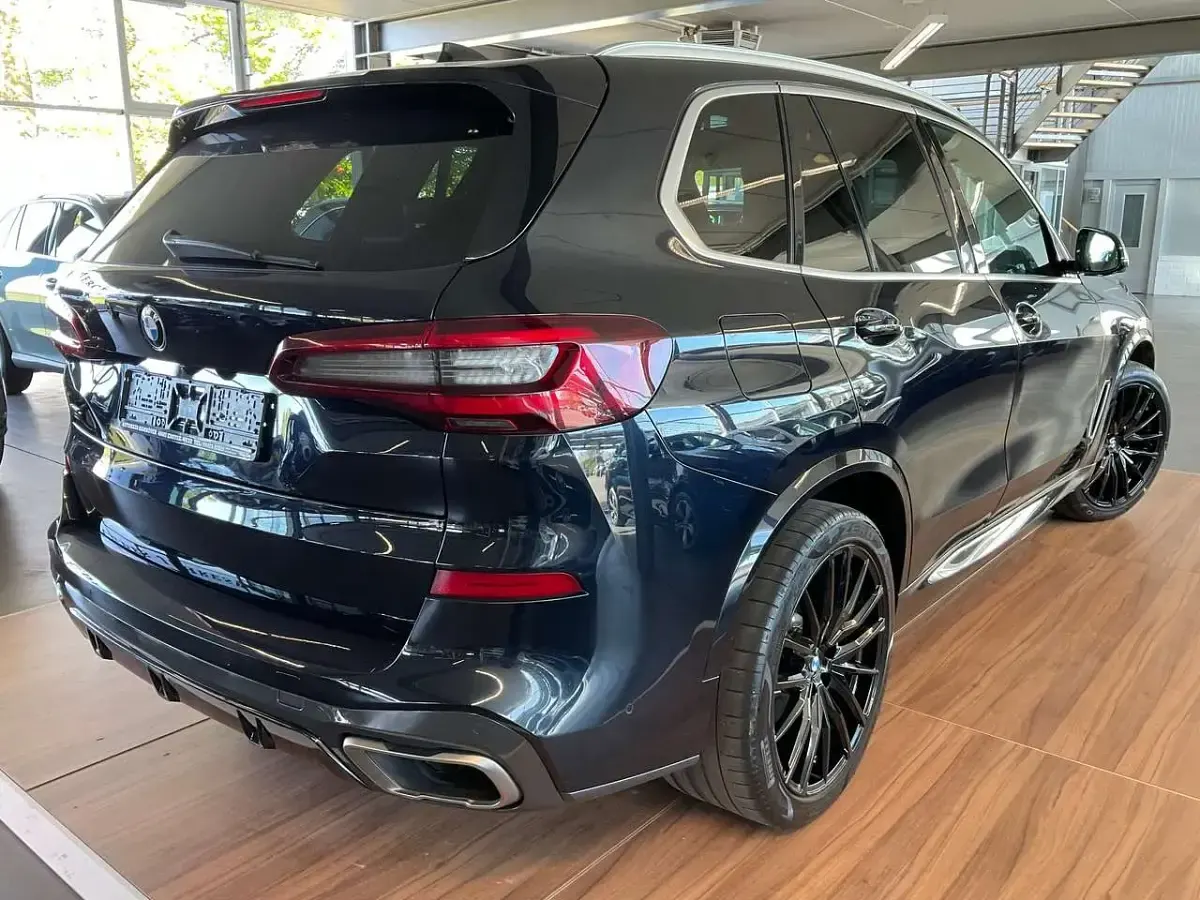 Gebraucht BMW X5 M 530 PS (389 kW) 2022 Carbonschwarz SUV