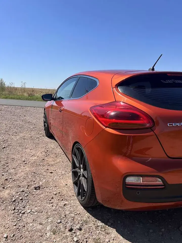 Gebraucht Kia Ceed Edition 7 135 PS (99 kW) 2013 Orange Kleinwagen