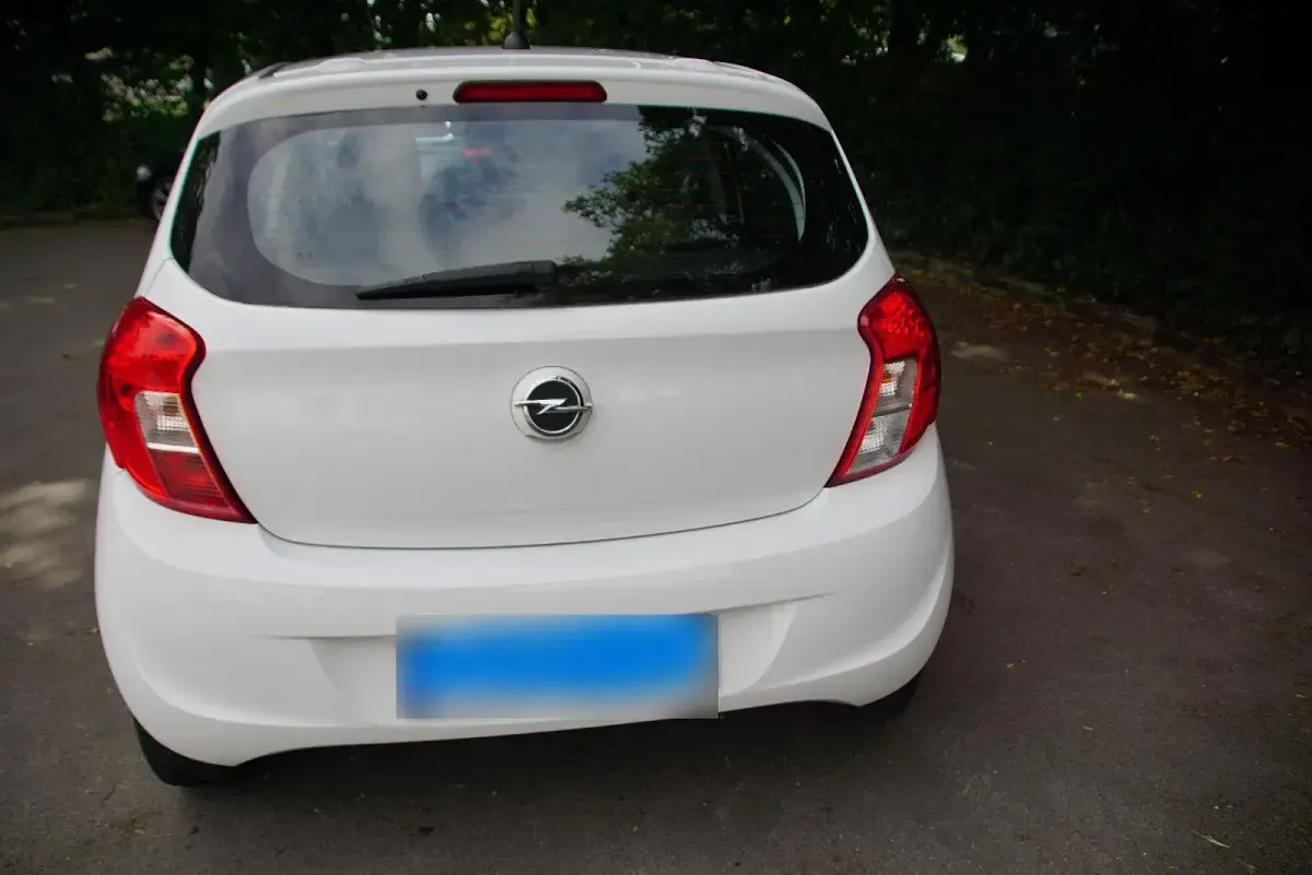 Gebraucht Opel Karl 75 PS (55 kW) 2016 Weiß Kleinwagen