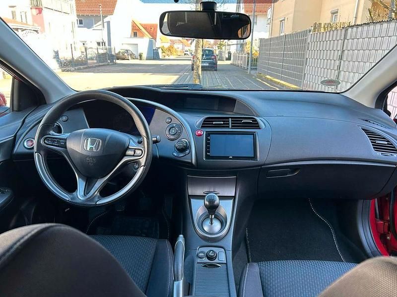 Gebraucht Honda Civic 99 PS (72 kW) 2011 Rot Limousine