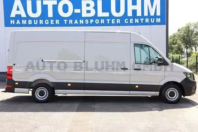 Gebraucht VW Crafter 177 PS (130 kW) 2025 Ascotgrau Van