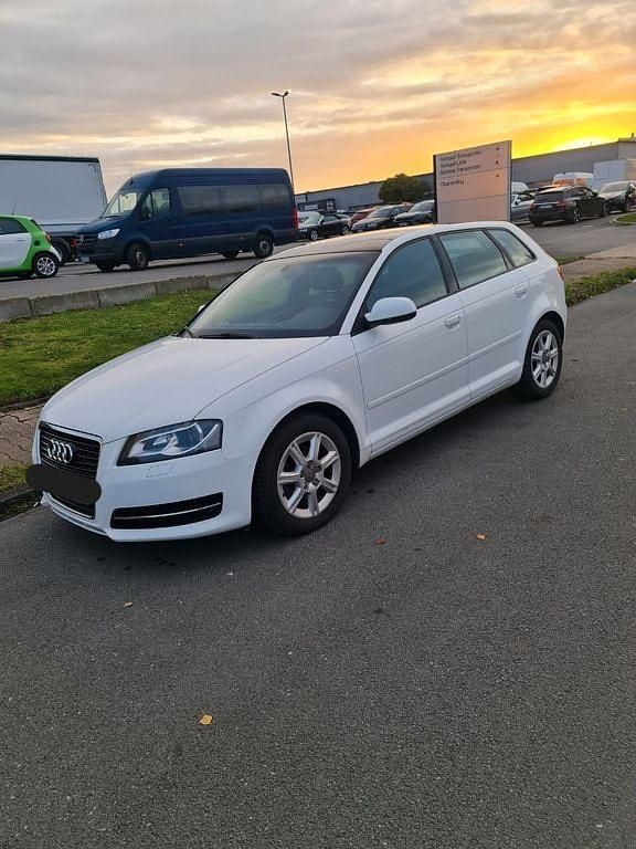 Gebraucht Audi A3 Ambiente 125 PS (91 kW) 2011 Weiß Limousine