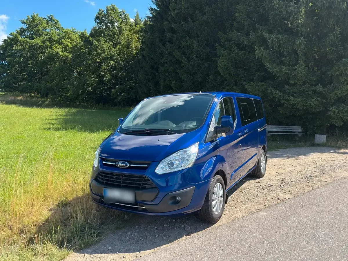 Gebraucht Ford Tourneo Custom Titanium 170 PS (125 kW) 2016 Blau Van