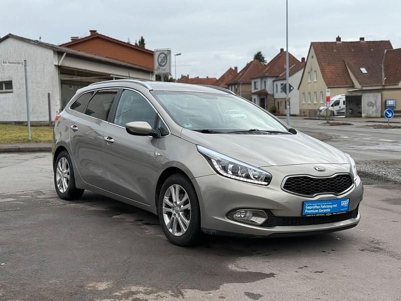 Gebraucht Kia Ceed 134 PS (98 kW) 2013 Grau Kleinwagen