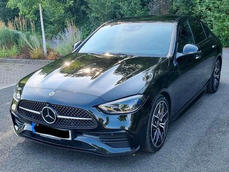 Schwarz Gebraucht 2023 Mercedes C300 AMG line Limousine | 48.999 € (Teuer) - Bild 1/4