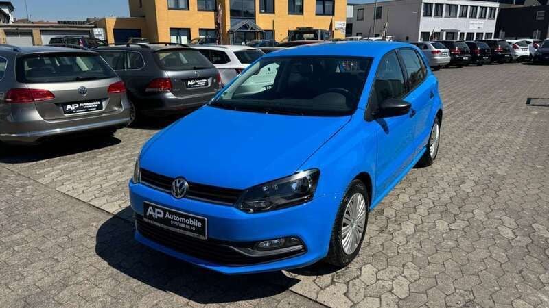Blau Gebraucht 2016 VW Polo Trendline Kleinwagen | 6.400 € (Guter Preis) - Bild 1/4