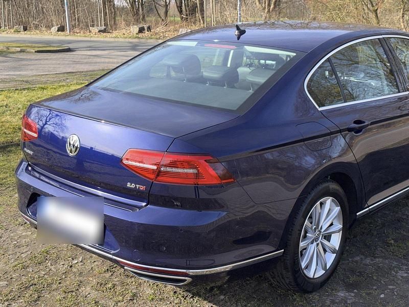 Gebraucht VW Passat 190 PS (139 kW) 2017 Blau Limousine