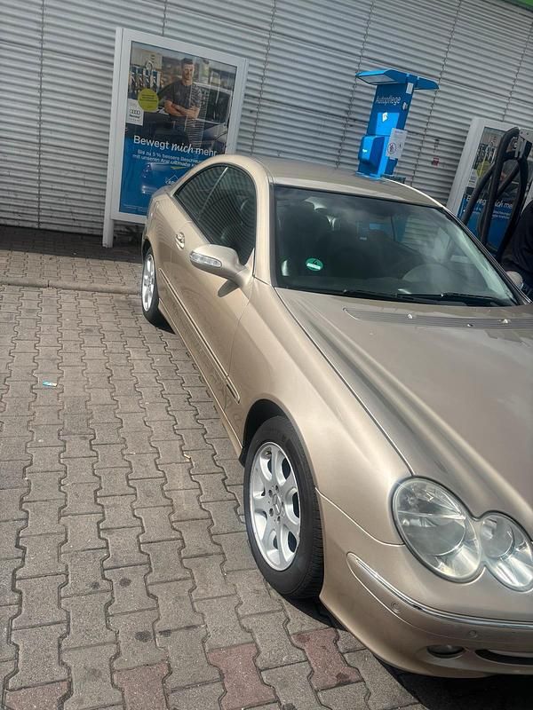 Gebraucht Mercedes CLK240 170 PS (125 kW) 2004 Beige Coupé