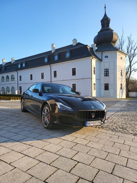 Schwarz Gebraucht 2019 Maserati Quattroporte Limousine | 59.988 € - Bild 1/4