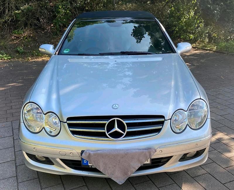 Silber Gebraucht 2008 Mercedes CLK200 Avantgarde Cabrio | 12.750 € (Fairer Preis) - Bild 1/4