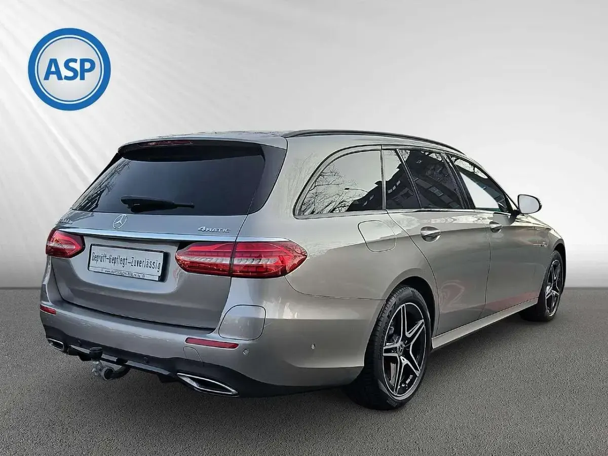 Gebraucht Mercedes E300 AMG line 194 PS (142 kW) 2020 Silber (mojavesilber  metalliclack) Kombi