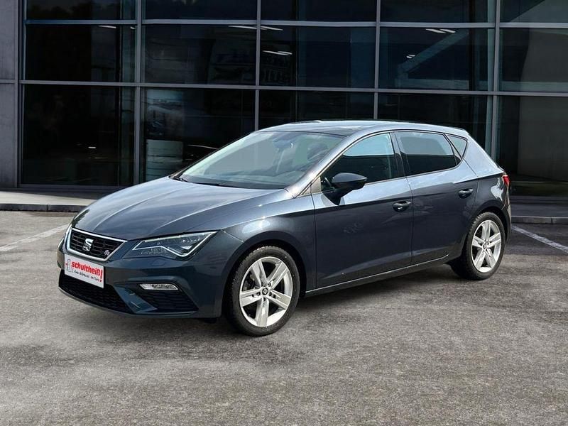 Grau Gebraucht 2020 Seat Leon FR Limousine | 19.305 € (Guter Preis) - Bild 1/4