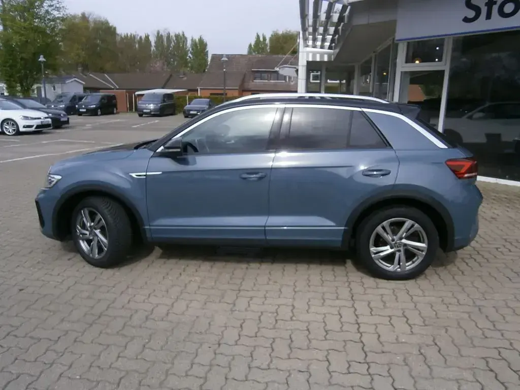 Second-hand VW T-Roc R-line 150 CP (110 kW) 2023 Albastru SUV