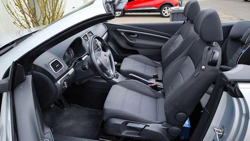 Usata VW Eos 140 CV (102 kW) 2012 Argento Cabrio