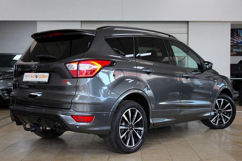Gebraucht Ford Kuga ST-Line 150 PS (110 kW) 2018 Grau SUV