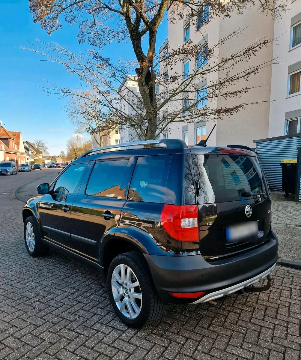 Używany Skoda Yeti 110 KM (80 kW) 2012 Czarny SUV