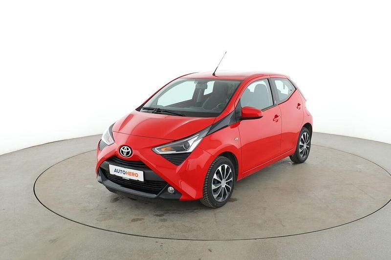 Gebraucht Toyota Aygo X-play 72 PS (52 kW) 2021 Rot Kleinwagen