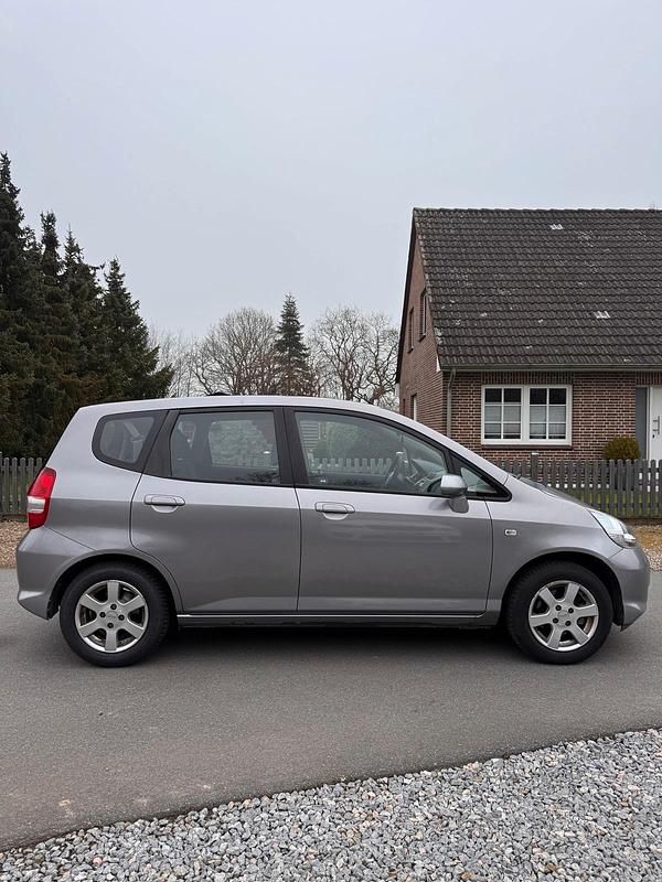 Gebraucht Honda Jazz 78 PS (57 kW) 2007 Silber Kleinwagen