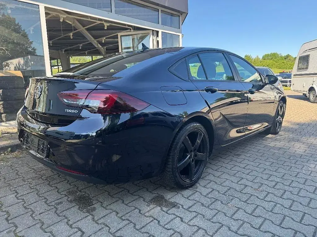 Gebraucht Opel Insignia Selection 140 PS (102 kW) 2018 Blau Limousine