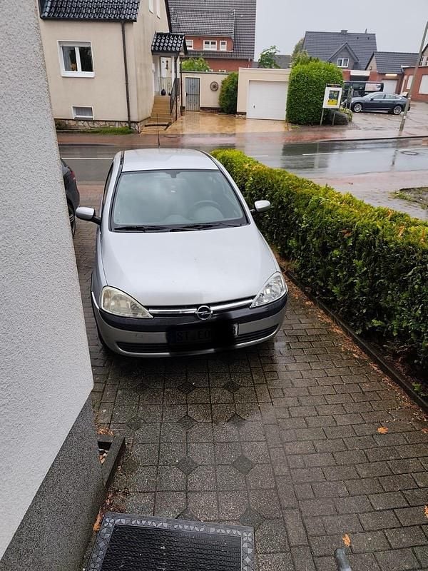 Silber Gebraucht 2003 Opel Corsa Kleinwagen | 500 € (Superpreis) - Bild 1/4