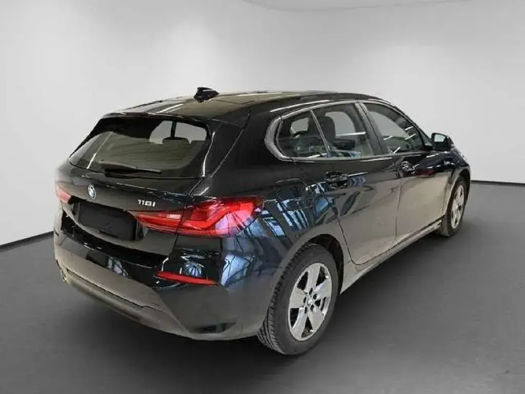 Gebraucht BMW 118 Advantage 136 PS (100 kW) 2023 Schwarz (metallic) Limousine