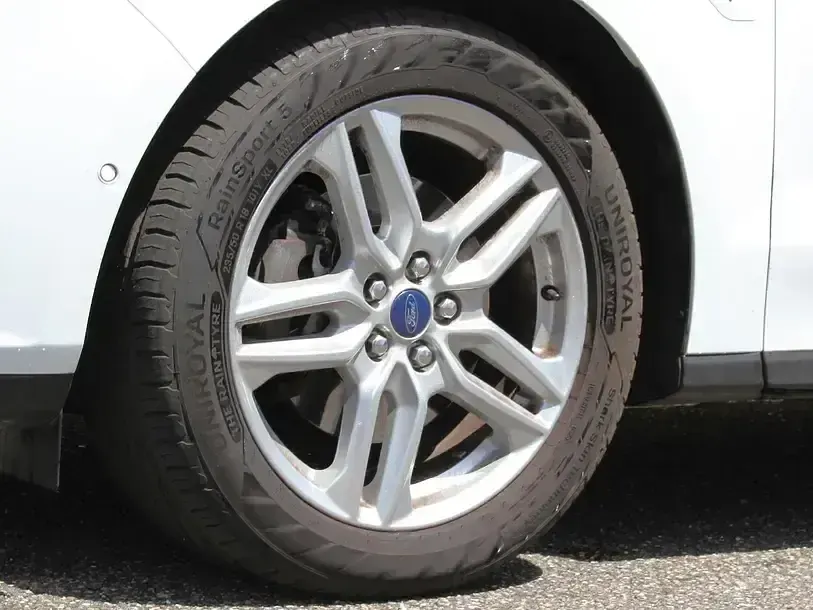 Gebraucht Ford S-MAX Titanium 190 PS (139 kW) 2018 Weiß Van / Kleinbus