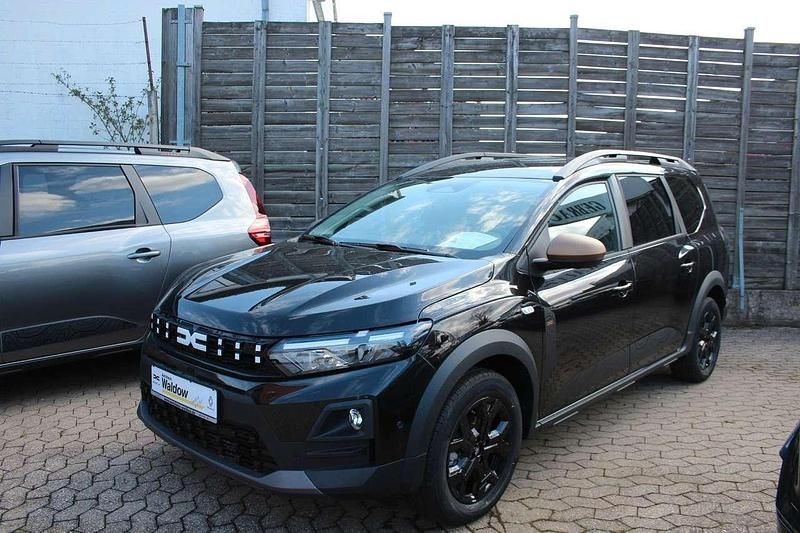 Neu Dacia Jogger Extreme 109 PS (80 kW) 2026 Perlmuttschwarz metallic Van / Kleinbus