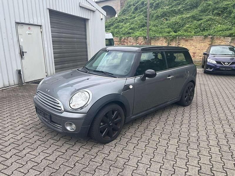 Grau Gebraucht 2010 Mini Cooper Clubman Kombi | 4.699 € (Fairer Preis) - Bild 1/4