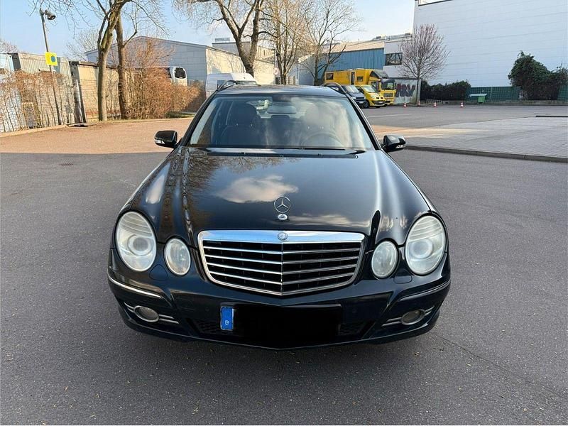 Gebraucht Mercedes E200 Avantgarde 184 PS (135 kW) 2007 Schwarz Kombi