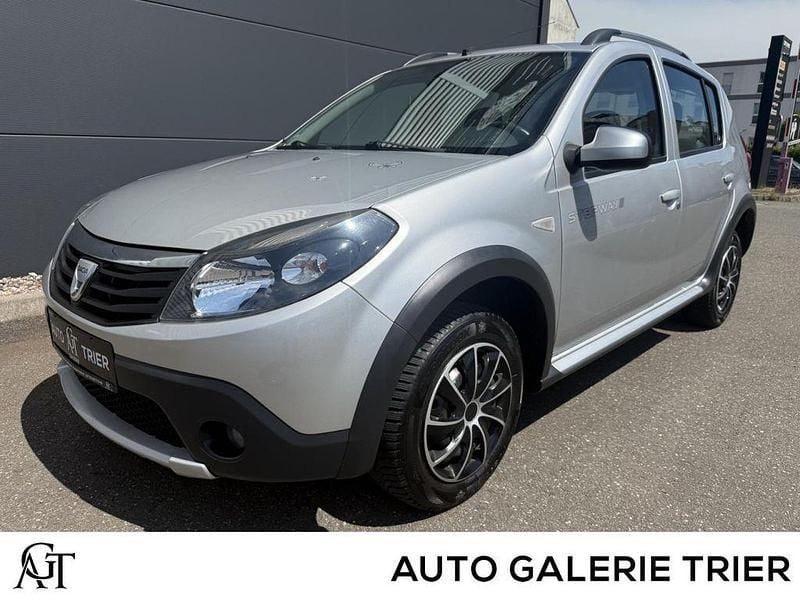 Grau Gebraucht 2010 Dacia Sandero Stepway Kleinwagen | 3.480 € (Fairer Preis) - Bild 1/4