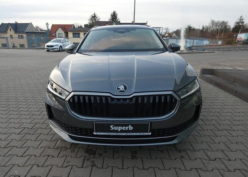 Używany Skoda Superb Selection 150 KM (110 kW) 2025 Szary Kombi