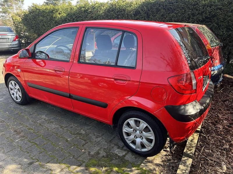 Gebraucht Hyundai Getz 67 PS (49 kW) 2009 Rot Kleinwagen
