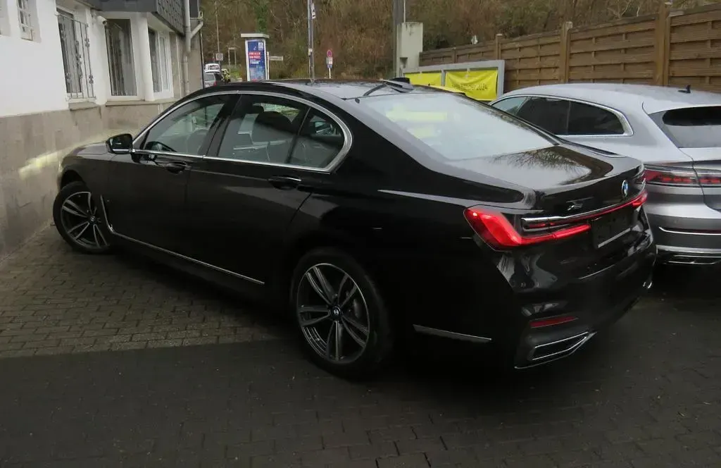 Gebraucht BMW 740 M Sport 320 PS (235 kW) 2020 Schwarz Limousine