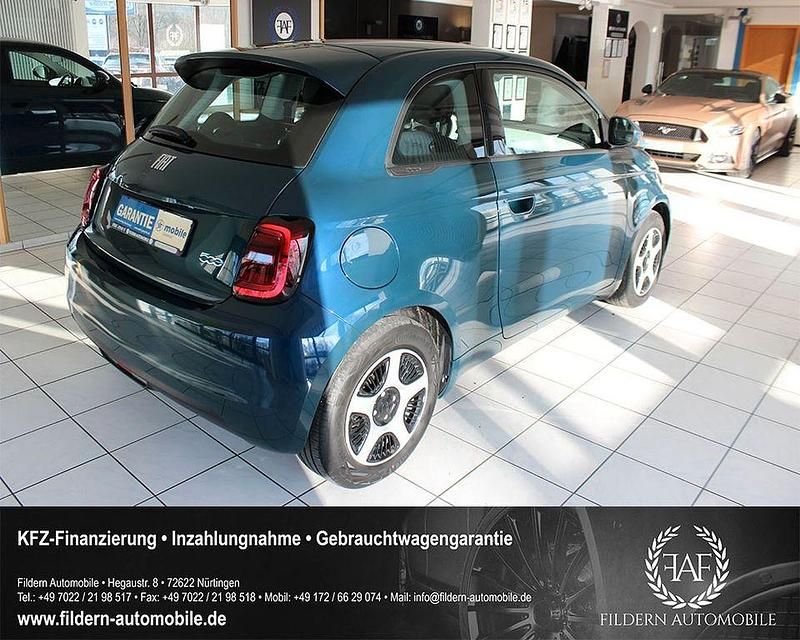 Gebraucht Fiat 500e Action 69 kW (95 PS) 2023 Grün Kleinwagen