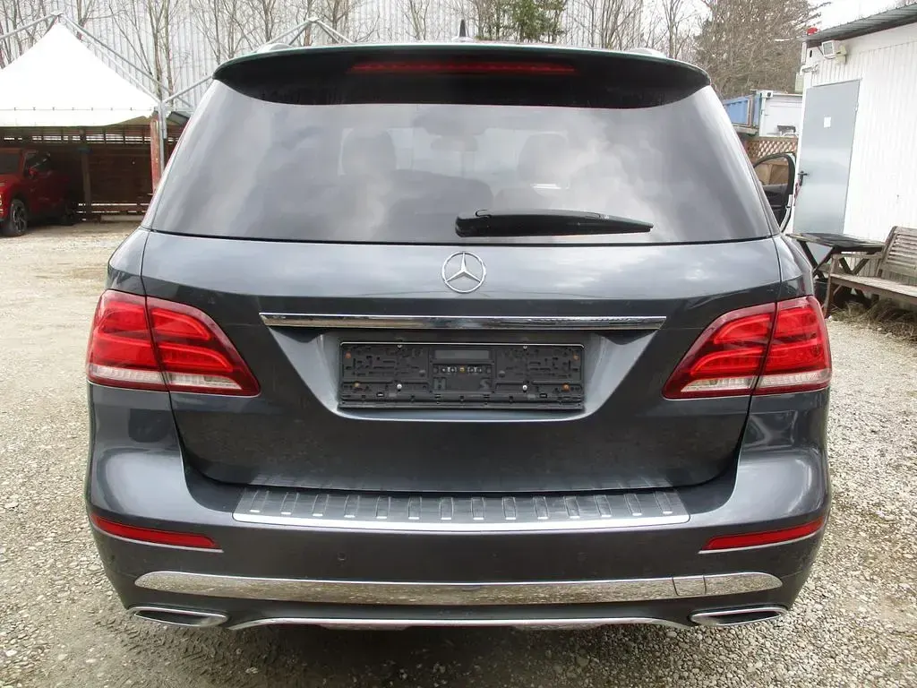Gebraucht Mercedes GLE250 204 PS (150 kW) 2016 Grau SUV