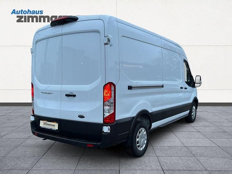 Gebraucht Ford Transit Trend 131 PS (96 kW) 2023 Frost weiß Van