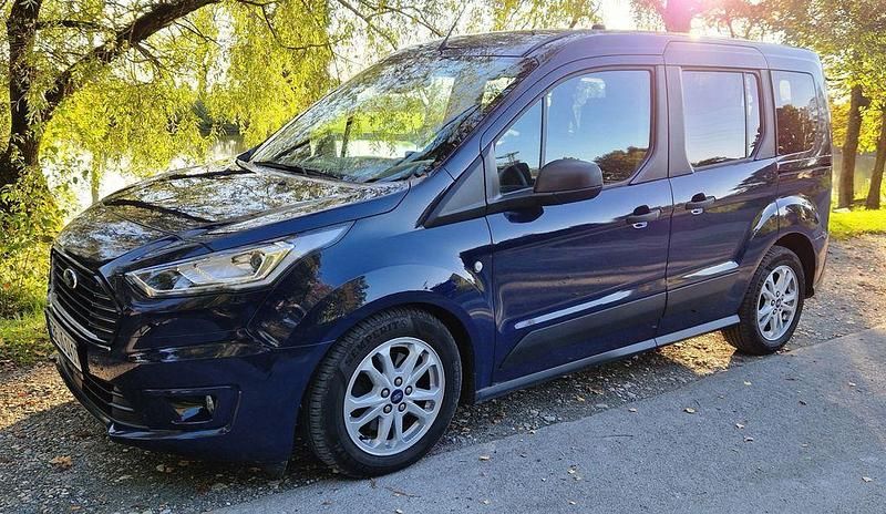 Blau Gebraucht 2018 Ford Tourneo Connect Trend Van / Kleinbus | 13.900 € (Superpreis) - Bild 1/4