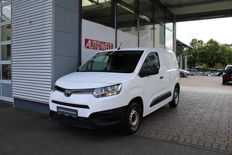 Weiß Gebraucht 2021 Toyota Proace City Van | 13.990 € (Guter Preis) - Bild 1/4