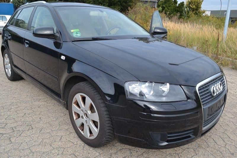 Gebraucht Audi A3 Ambiente 116 PS (85 kW) 2004 Schwarz Limousine
