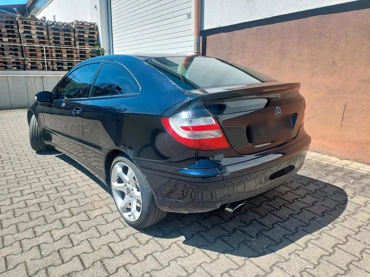Gebraucht Mercedes C220 150 PS (110 kW) 2007 Schwarz Coupé